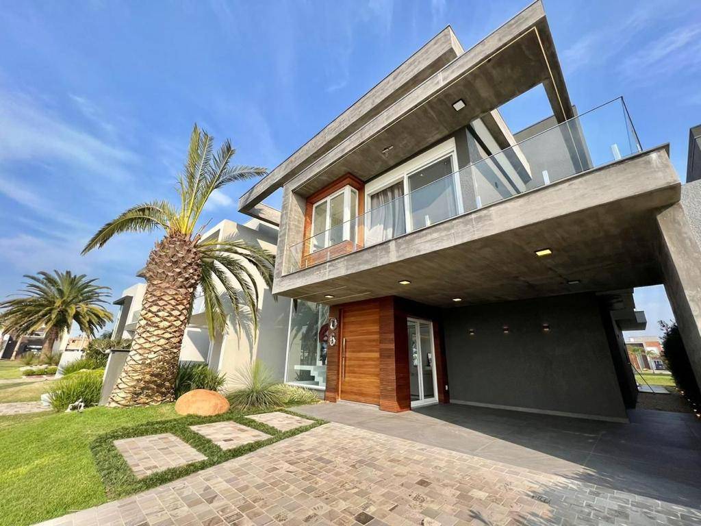 Casa em Condomínio 4 dormitórios para venda, Parque Antártica em Capão da Canoa | Ref.: 18601